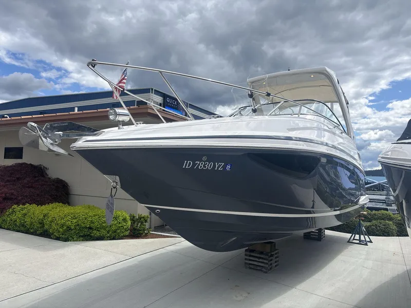 Slide: The Image of Regal 28 Express 2021 - 3