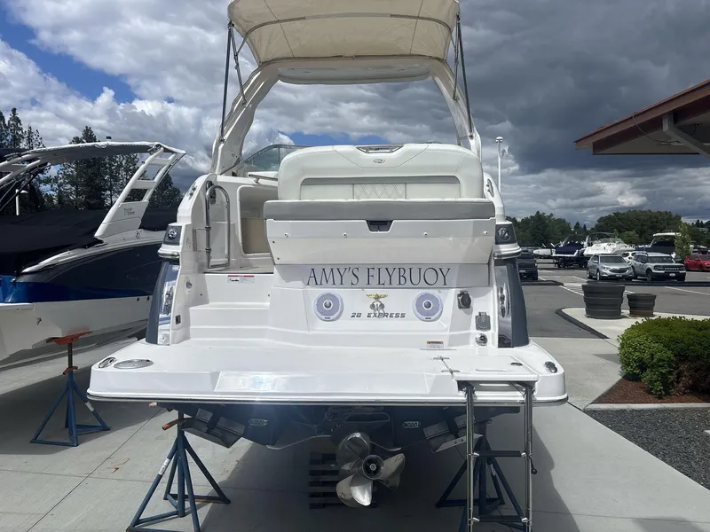 Slide: The Image of Regal 28 Express 2021 - 6