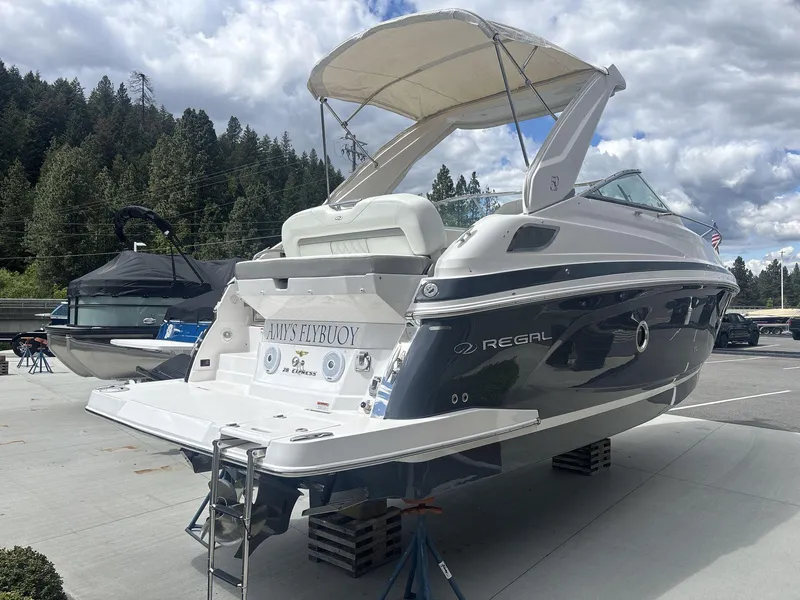 Slide: The Image of Regal 28 Express 2021 - 7