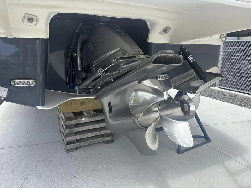 Slide: The Image of Regal 28 Express 2021 - 8