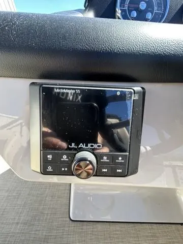 Slide: The Image of Harris Cruiser 230 CWDH 2025 - 11