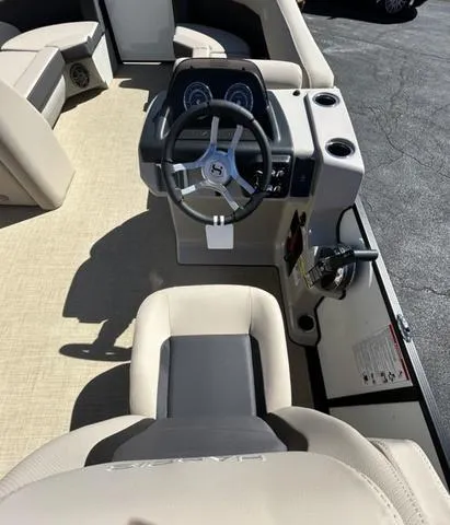 Slide: The Image of Harris Cruiser 230 CWDH 2025 - 8