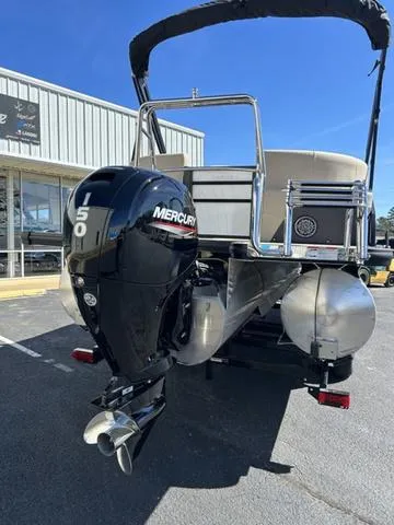 Slide: The Image of Harris Cruiser 230 CWDH 2025 - 9