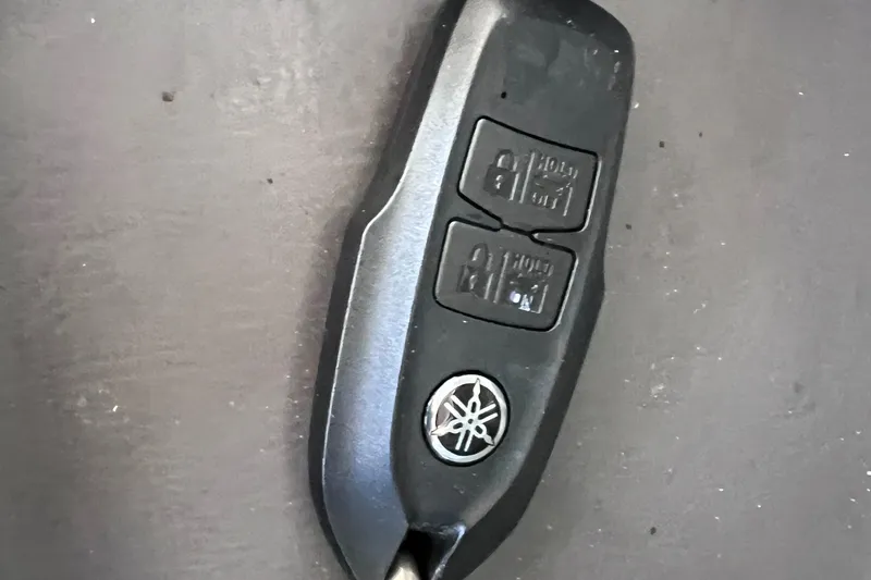Slide: The Image of Yamaha key fob for Bennington QX 27 QFB X2 Wide 10' BEAM, 2021 model. - 40