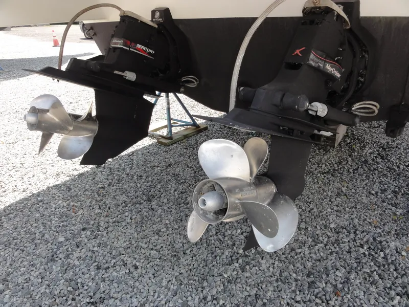 Slide: The Image of Formula 37 Performance Cruiser 2004 - 51