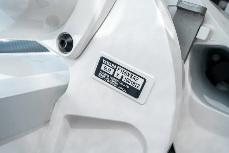 Slide: The Image of Close-up of Yamaha motor label on 2025 Sea Hunt Ultra 265 SE boat. - 42