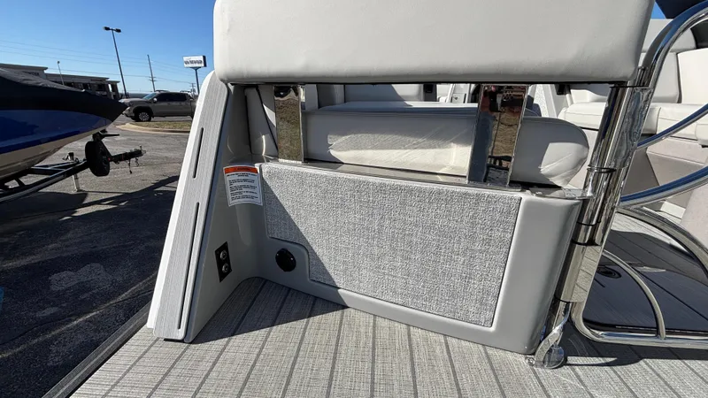Slide: The Image of Balise HORIZON 24C 2025 boat interior with modern seating and sleek design. - 18
