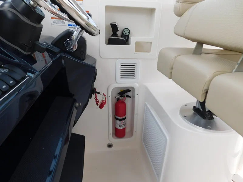 Slide: The Image of Pursuit OS 325 Offshore 2018 - 59