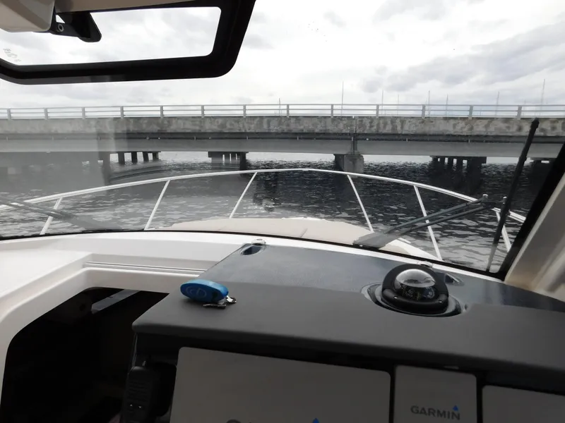 Slide: The Image of Pursuit OS 325 Offshore 2018 - 61