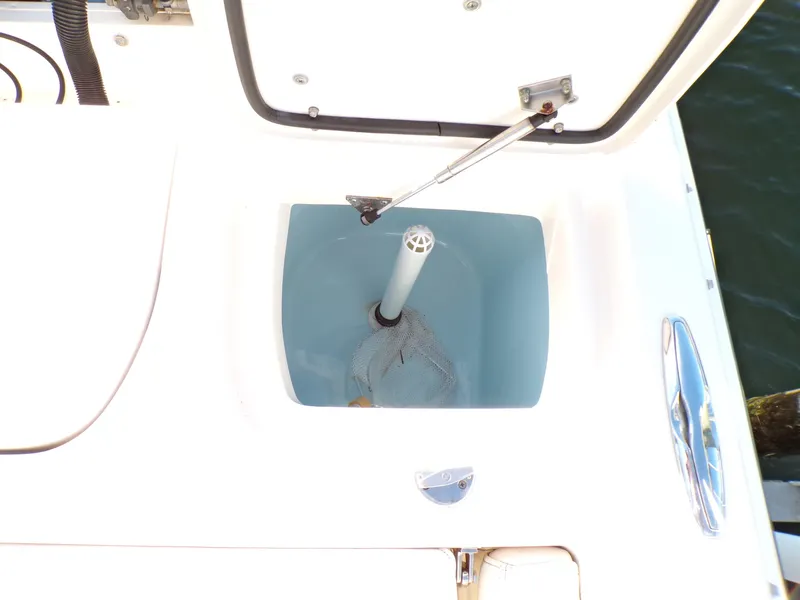 Slide: The Image of Livewell compartment on a 2016 Grady-White Freedom 275 boat. - 43