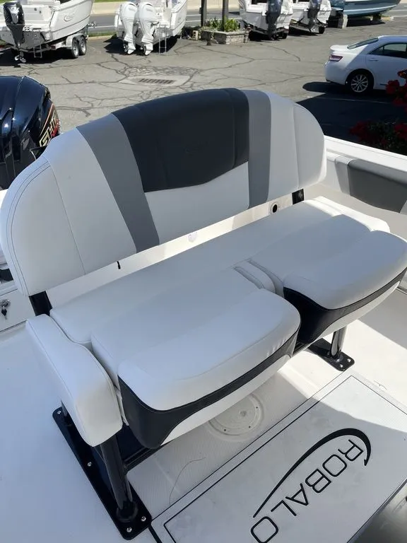 Slide: The Image of Robalo R232 Explorer 2026 - 12