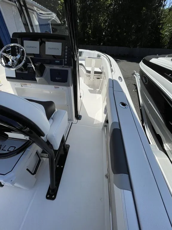 Slide: The Image of Robalo R232 Explorer 2026 - 14
