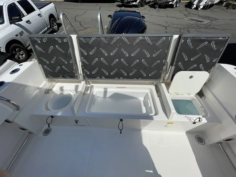 Slide: The Image of Robalo R232 Explorer 2026 - 7
