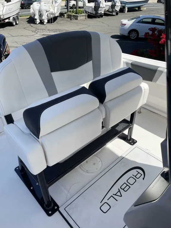 Slide: The Image of Robalo R232 Explorer 2026 - 13