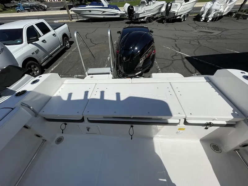 Slide: The Image of Robalo R232 Explorer 2026 - 5
