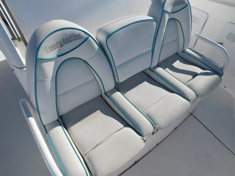 Slide: The Image of Everglades 355 Center Console 2016 - 101