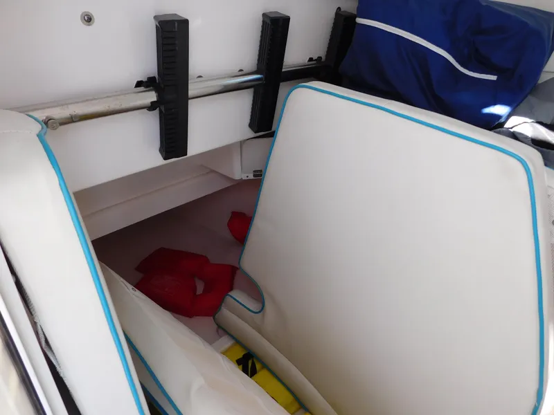 Slide: The Image of Everglades 355 Center Console 2016 - 103