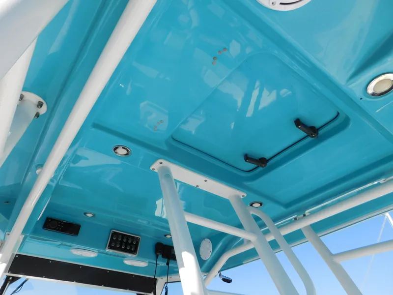 Slide: The Image of Everglades 355 Center Console 2016 - 105