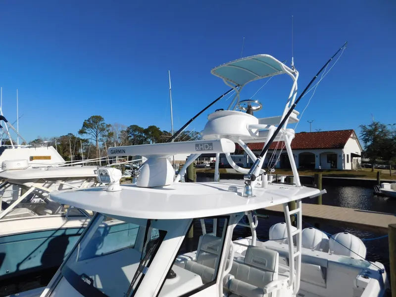 Slide: The Image of Everglades 355 Center Console 2016 - 106