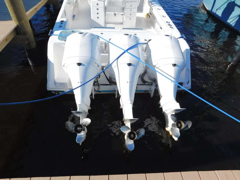 Slide: The Image of Everglades 355 Center Console 2016 - 108