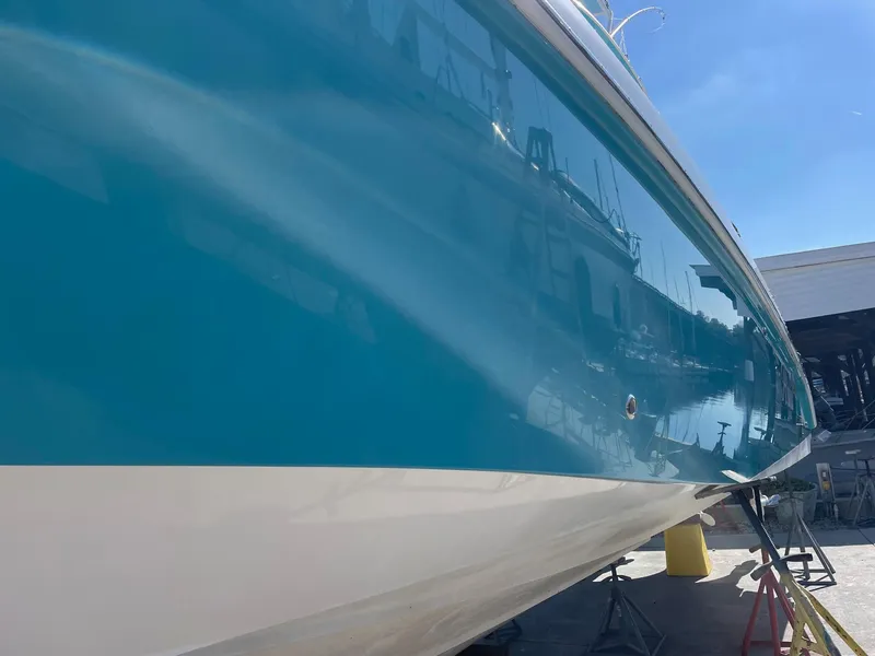 Slide: The Image of Everglades 355 Center Console 2016 - 112