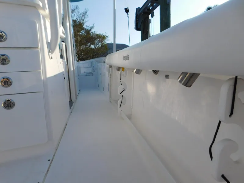 Slide: The Image of Everglades 355 Center Console 2016 - 83