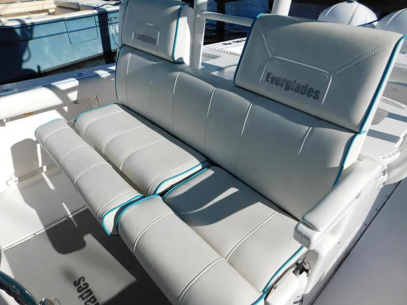 Slide: The Image of Everglades 355 Center Console 2016 - 94