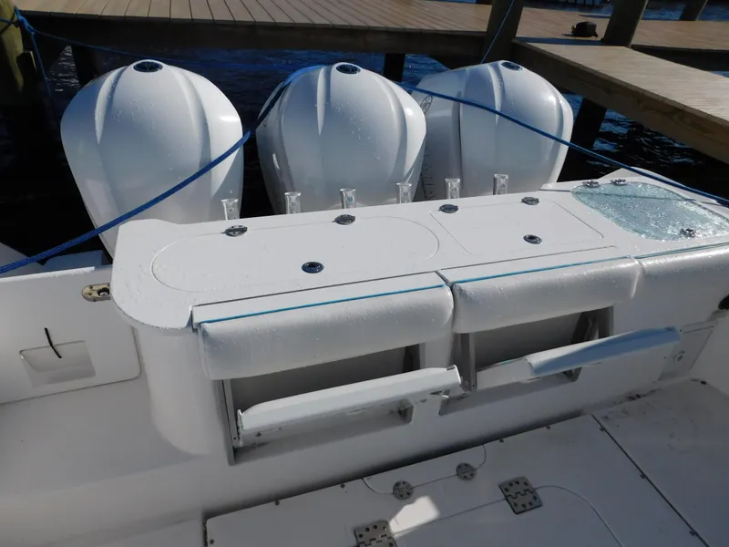Slide: The Image of Everglades 355 Center Console 2016 - 97