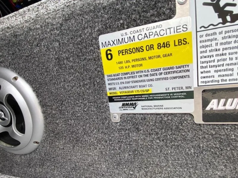 Slide: The Image of Capacity label on 2022 Alumacraft Voyageur 175 Sport boat, max 6 persons or 846 lbs. - 9