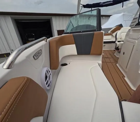 Slide: The Image of Chaparral 21 SSI OB In Stock trailer included 2025 - 35