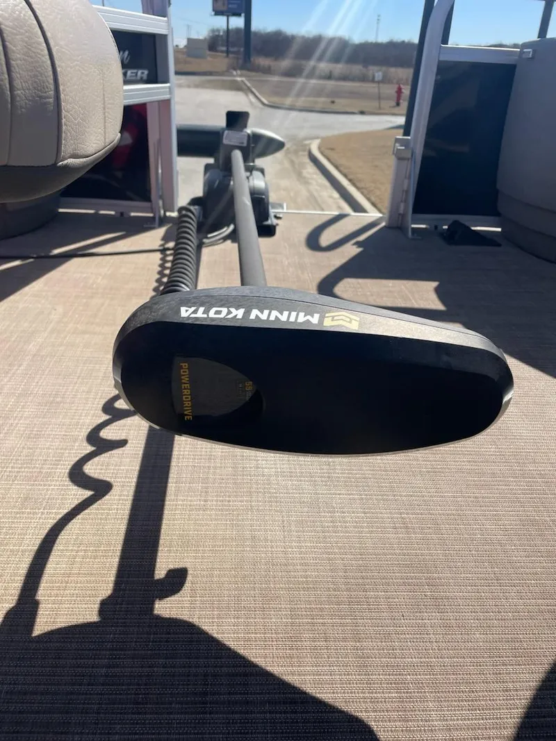 Slide: The Image of Minn Kota trolling motor on 2022 Sun Tracker BB18 boat deck. - 4