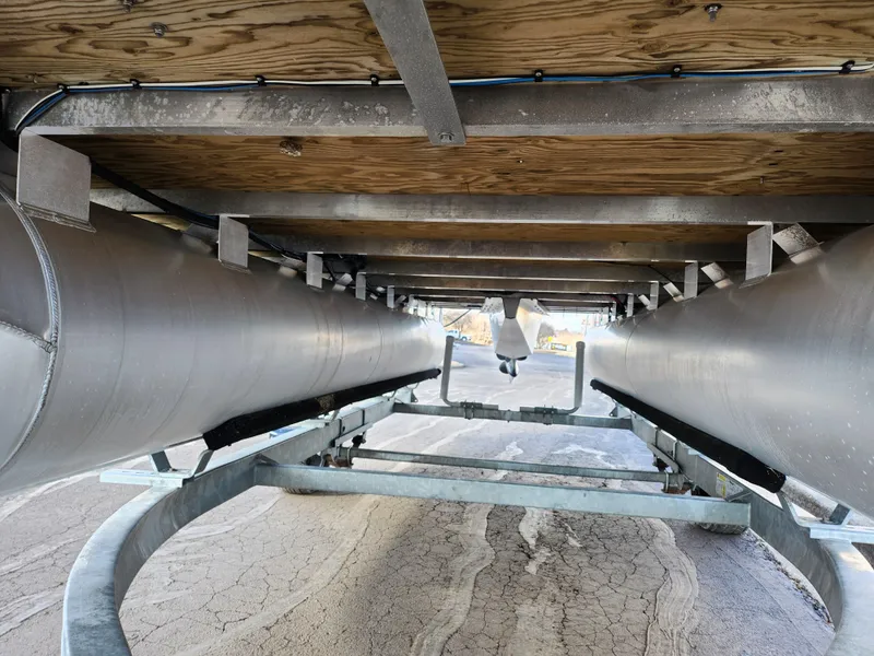 Slide: The Image of Underneath view of 2018 Qwest LS 7518 Cruise FTL pontoon boat structure. - 7