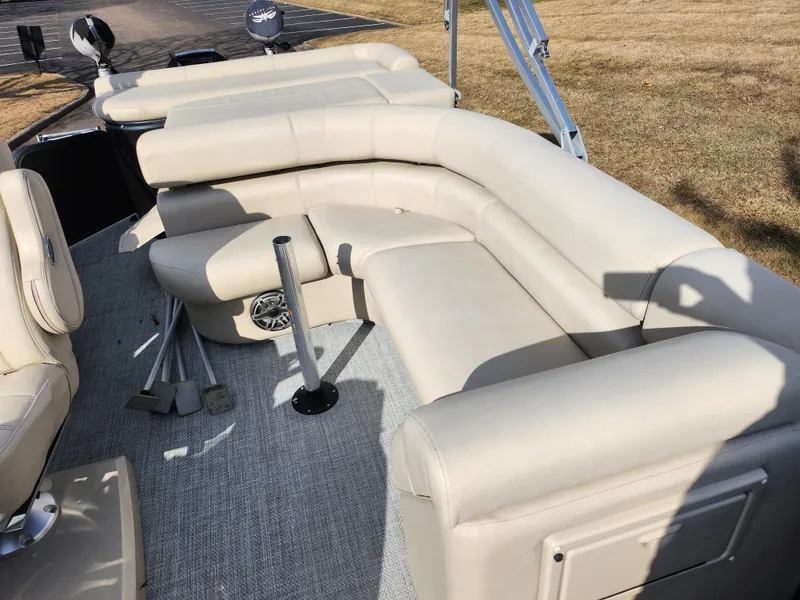 Slide: The Image of Luxurious seating on 2019 Premier 250 Grand Majestic RE pontoon boat. - 14