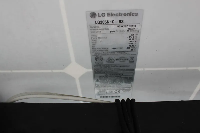 Slide: The Image of Label on LG Electronics solar panel, model LG305N1C-B3, with technical specifications. - 16