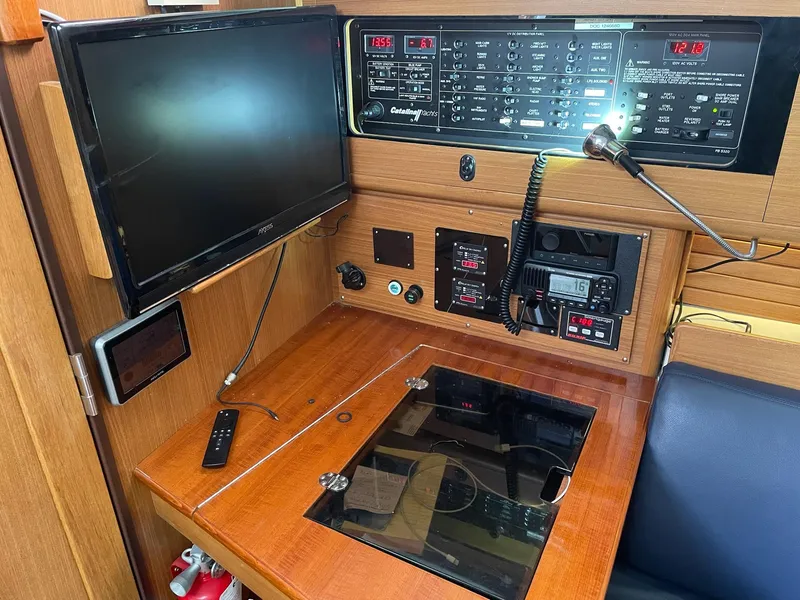 Slide: The Image of Catalina 385 2013 - 23