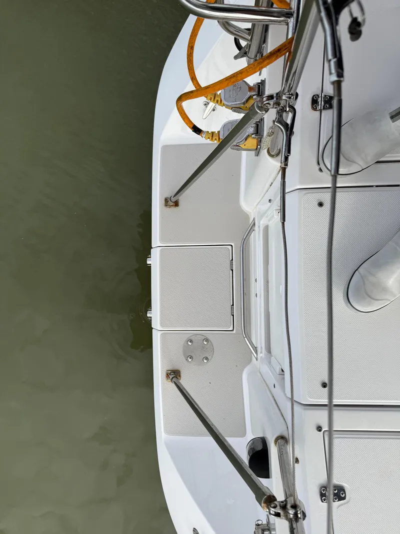 Slide: The Image of Catalina 385 2013 - 8