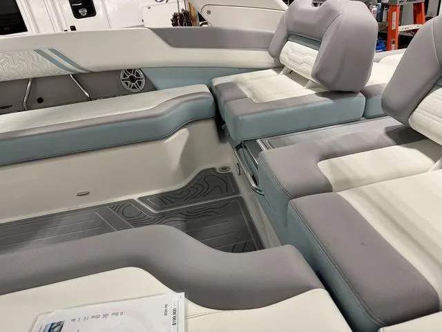 Slide: The Image of Regal LS6 2025 - 21