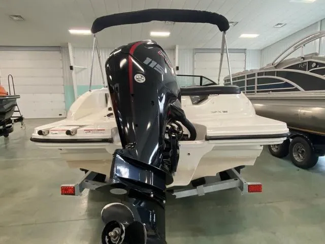 Slide: The Image of Sea Ray SPX 190 Outboard 2018 - 13