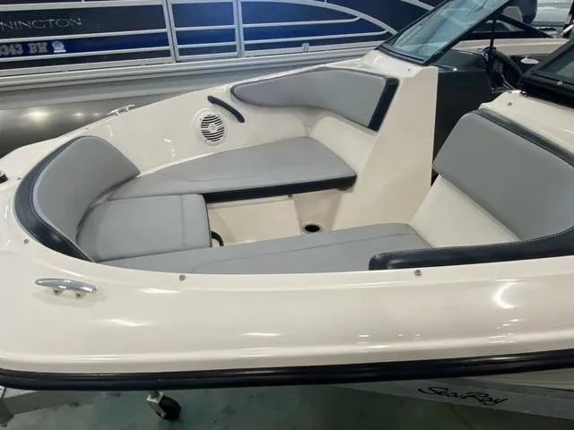 Slide: The Image of Sea Ray SPX 190 Outboard 2018 - 6