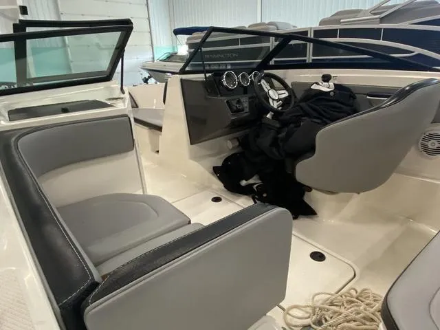 Slide: The Image of Sea Ray SPX 190 Outboard 2018 - 7