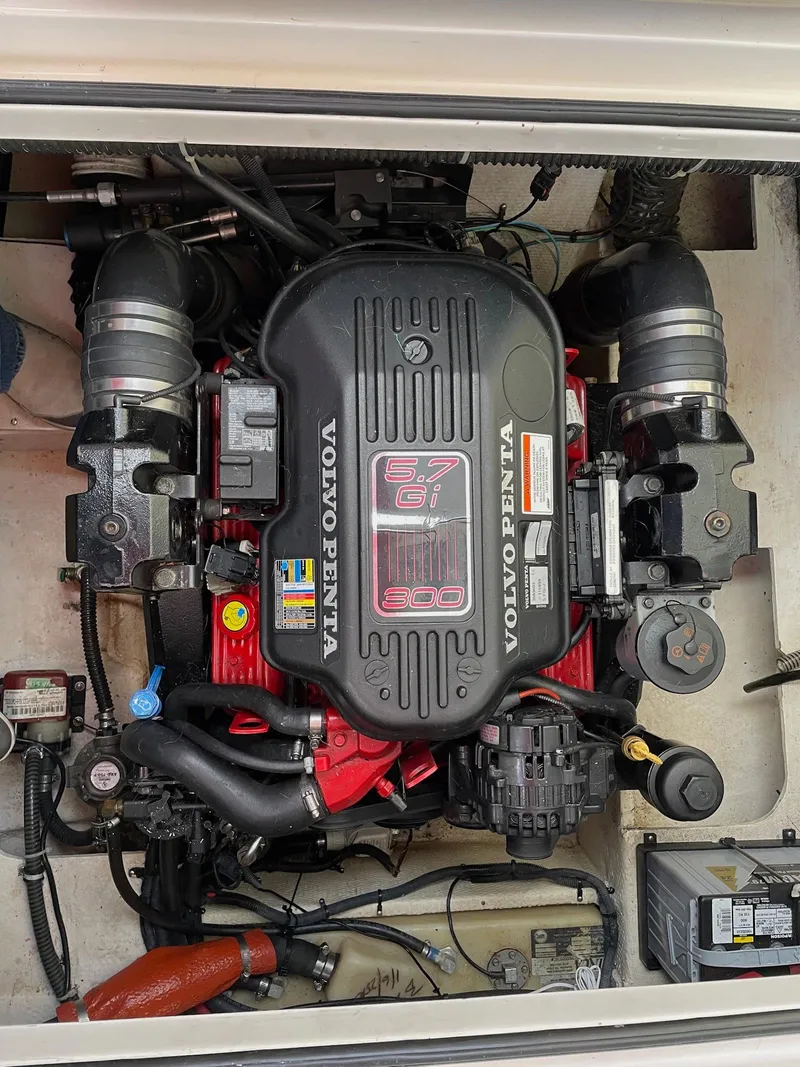 Slide: The Image of Volvo Penta engine in a 2010 Regal 2565 Window Express boat. - 25