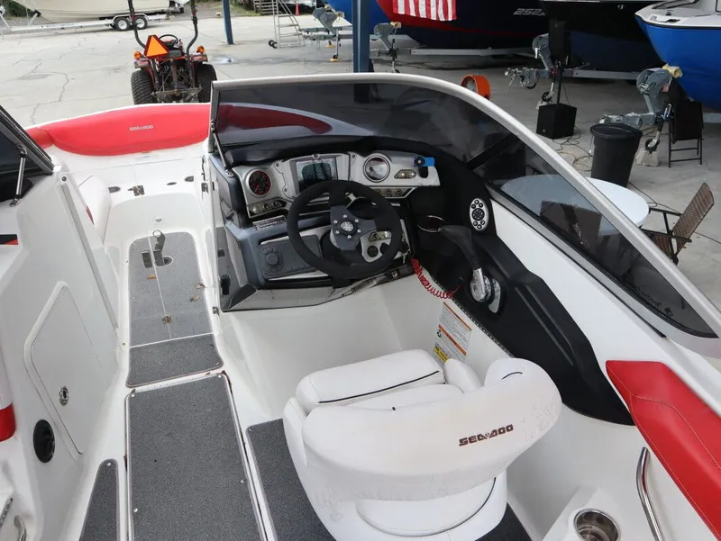 Slide: The Image of Sea-Doo 210 Wake 2012 - 15