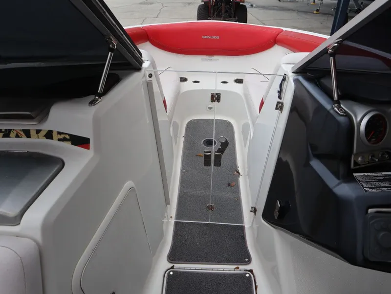 Slide: The Image of Sea-Doo 210 Wake 2012 - 17