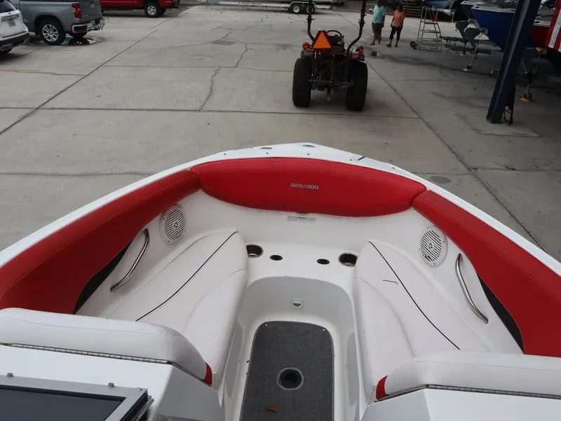 Slide: The Image of Sea-Doo 210 Wake 2012 - 18