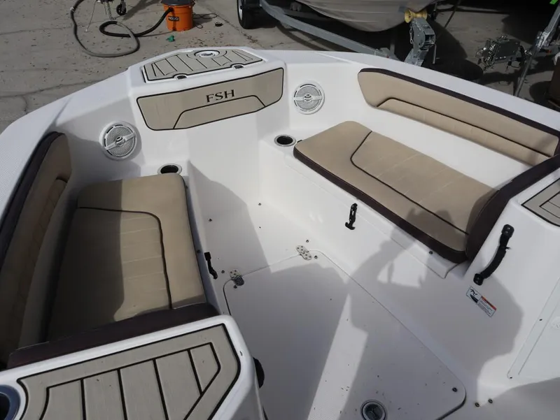 Slide: The Image of Yamaha 210 FSH 2021 - 17