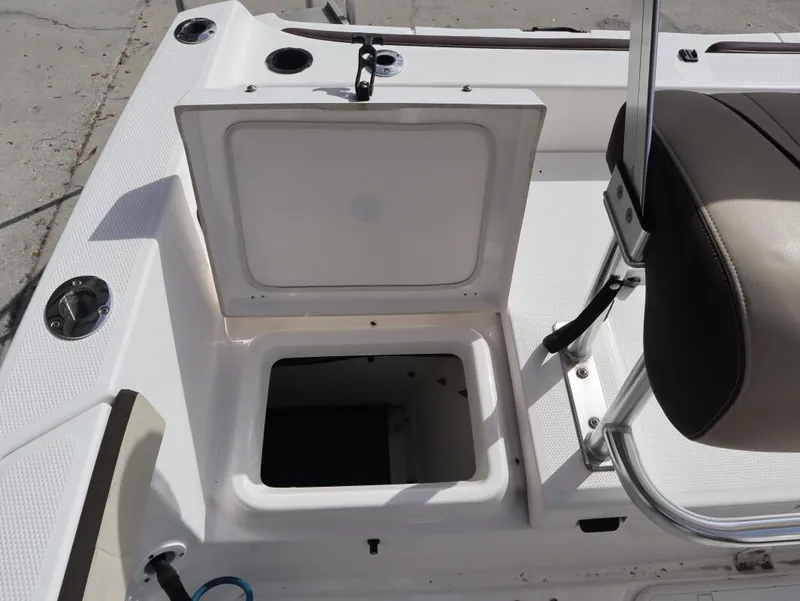 Slide: The Image of Yamaha 210 FSH 2021 - 24