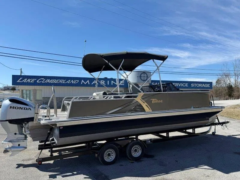 Slide: The Image of 2022 Tahoe LTZ VRB 2485 pontoon boat on trailer at Lake Cumberland Marine. - 32