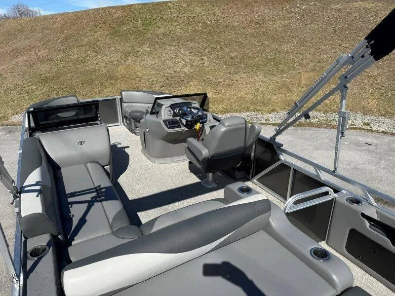 Slide: The Image of Tahoe LTZ VRB 2485 2022 - 57