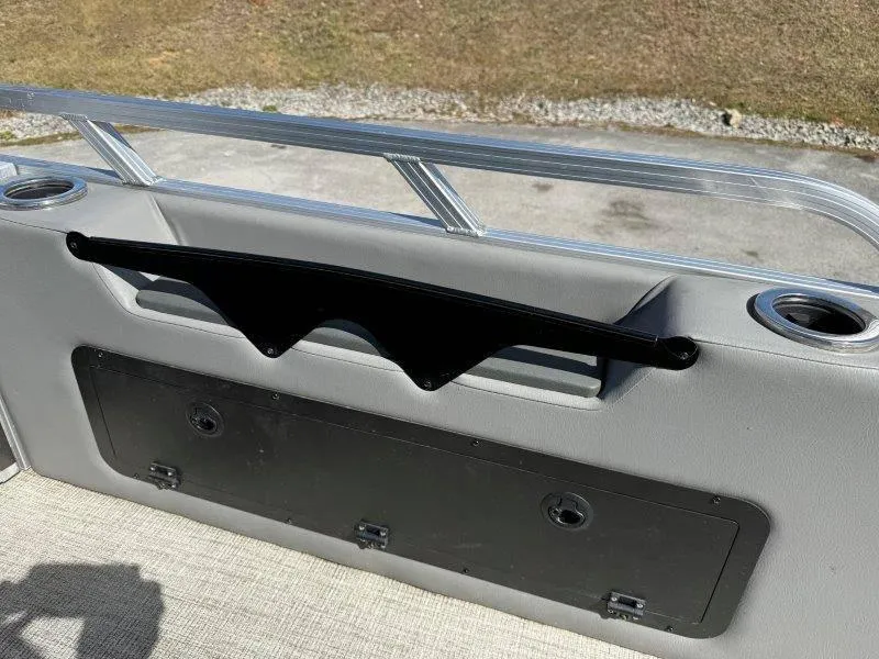 Slide: The Image of Tahoe LTZ VRB 2485 2022 - 62