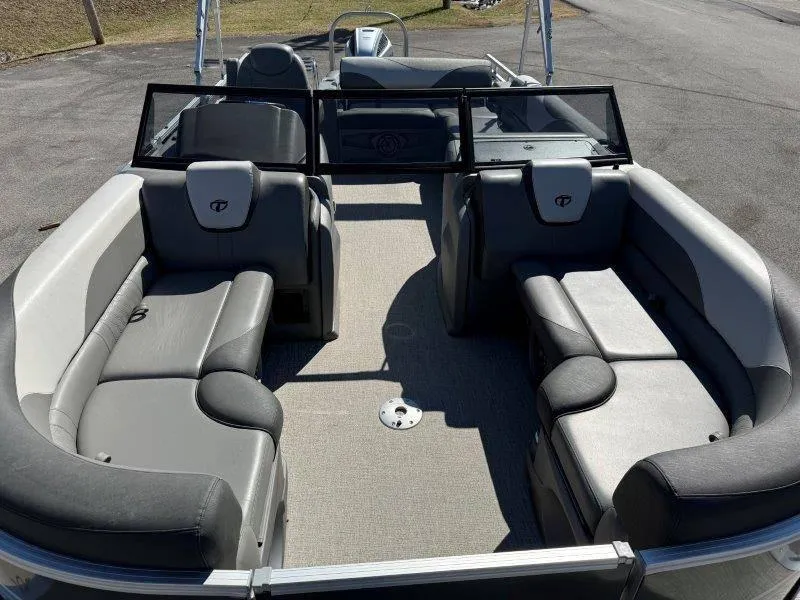 Slide: The Image of Tahoe LTZ VRB 2485 2022 - 66